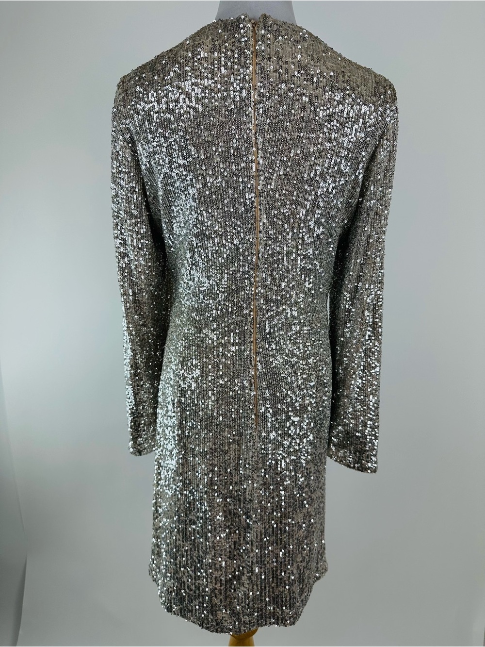 Belle Badgley Mischka Silver Sequin Dress Size 10 - Picture 12 of 15